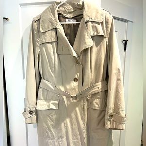 Trench coat with wool removable liner